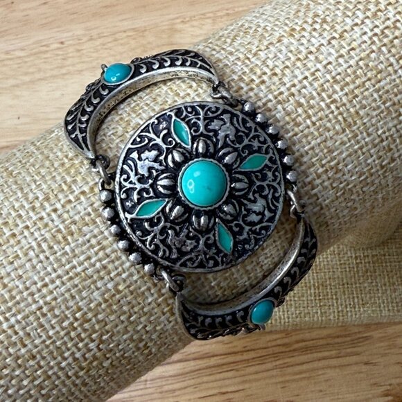 Lucky Brand Silver-Tone Bracelet With Turquoise Accents & Toggle Clasp - Picture 2 of 9